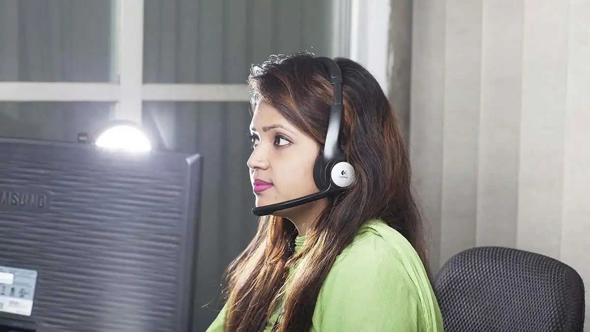 Euro Vigil professional call center and monitoring agent providing 24/7 security support and customer service in Bangladesh.